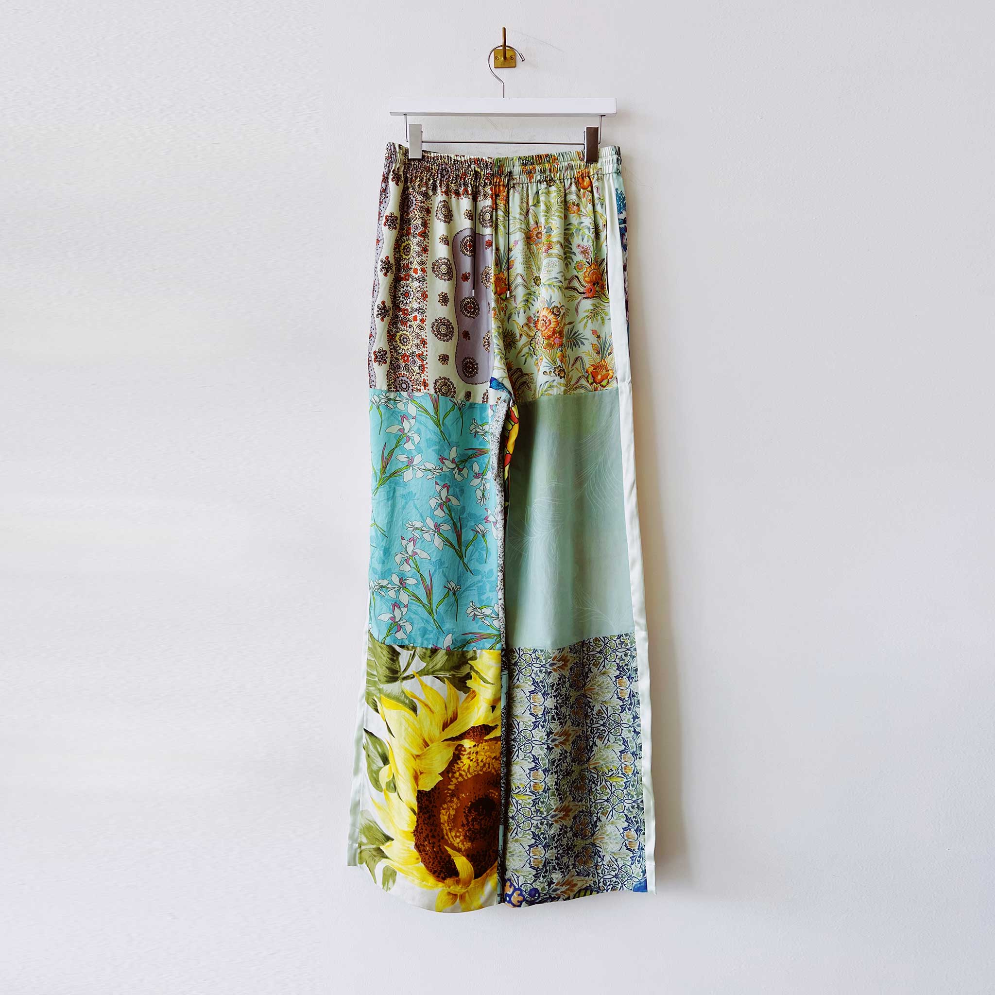 No Boundaries Floral Casual Pants